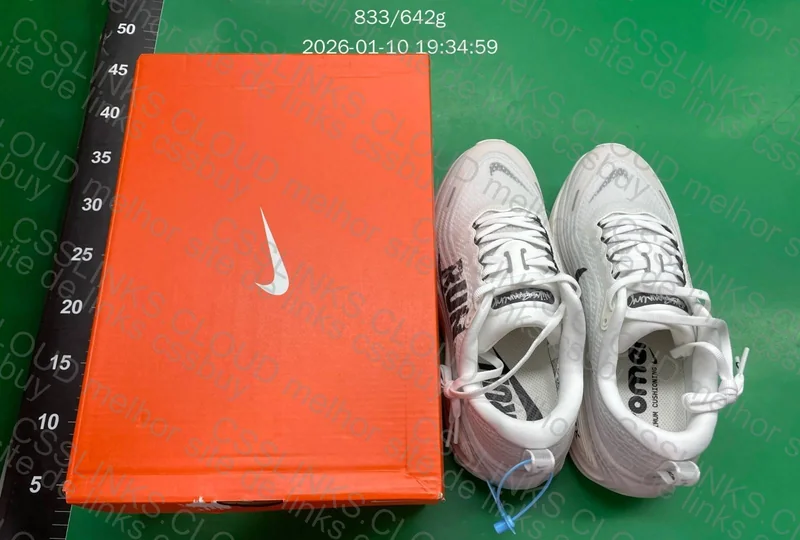 Vomero Plus Run "Reverse Swoosh" 8