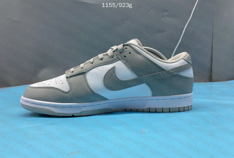 VT version Dunk White Gray 6