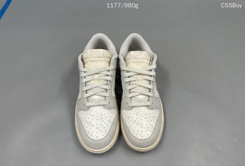 W Nike Dunk Low
