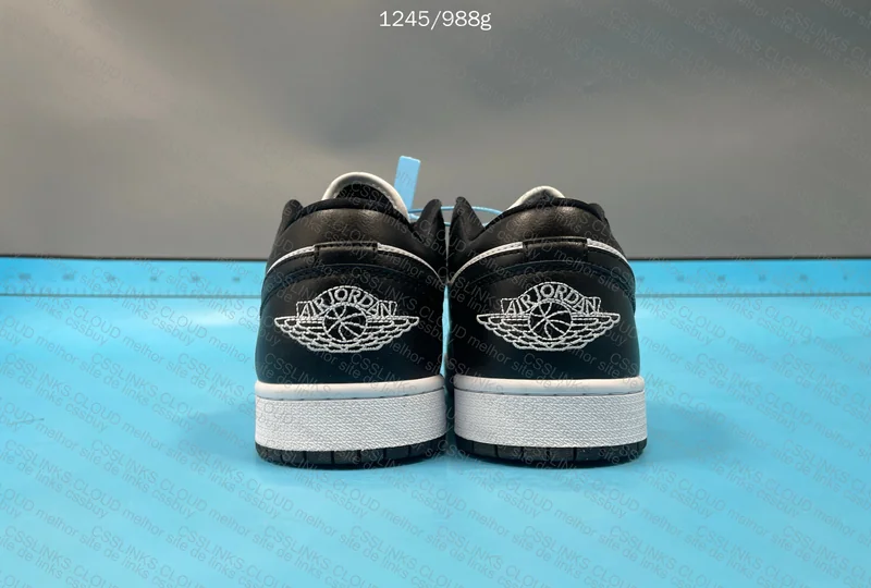 Women’s Air Jordan 1 Low 4