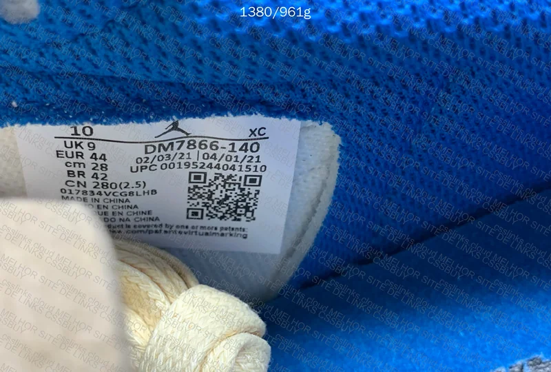 XC BATCH AJ1 Travis Fragment LOW