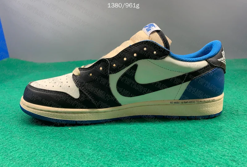 XC BATCH AJ1 Travis Fragment LOW 2