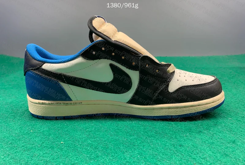 XC BATCH AJ1 Travis Fragment LOW 3