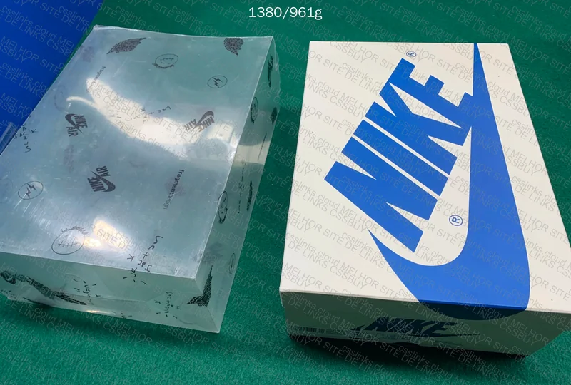 XC BATCH AJ1 Travis Fragment LOW 4