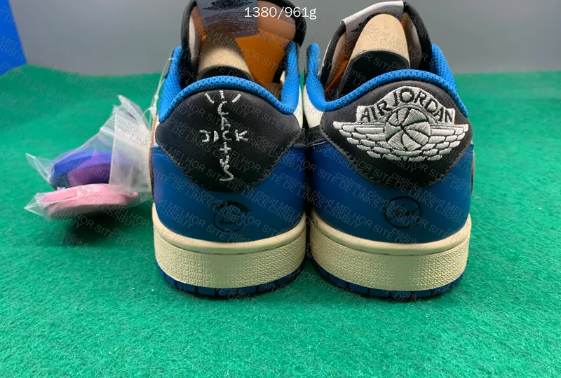 XC BATCH AJ1 Travis Fragment LOW 9