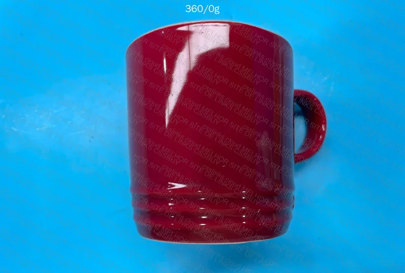 Le Creuset Cup 3