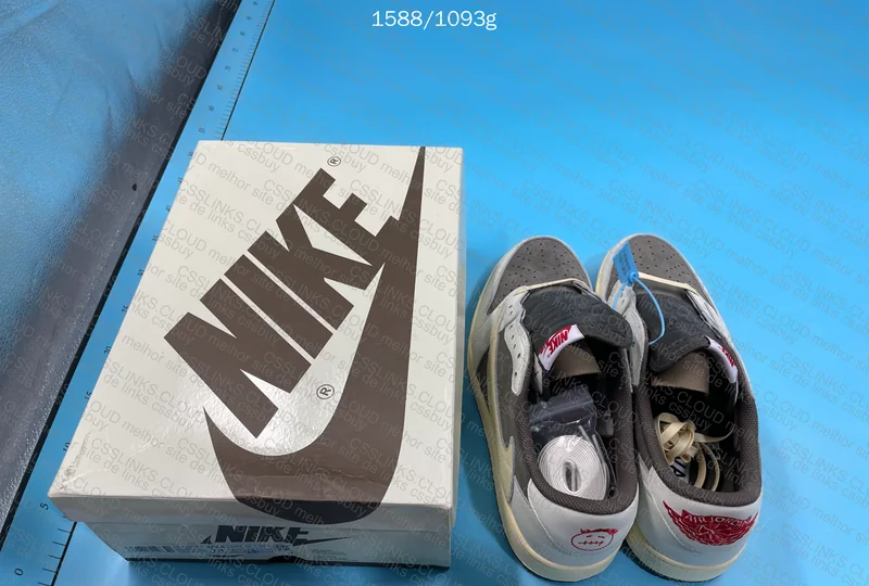 Y3 BATCH Travis Scott x Air Jordan 1 Low Reverse Mocha 7