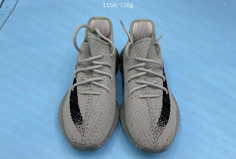 YEEEZY 350 (suposto LW B)