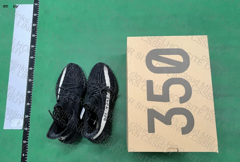 Yeezy 350 V2 Oreo - OVO Sneaker 3