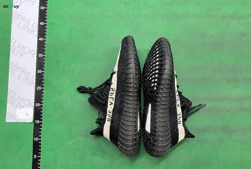 Yeezy 350 V2 Oreo - OVO Sneaker 4
