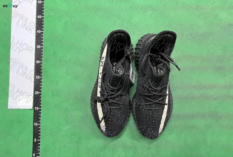 Yeezy 350 V2 Oreo - OVO Sneaker 5