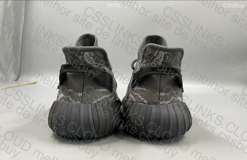 Yeezy | 2 for 130y 6