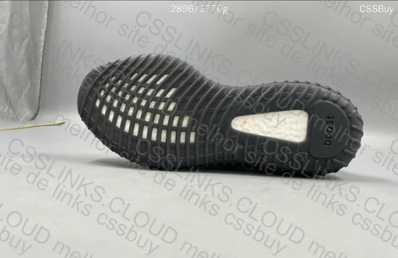 Yeezy | 2 for 130y 7