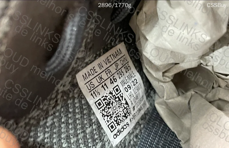 Yeezy | 2 for 130y 8