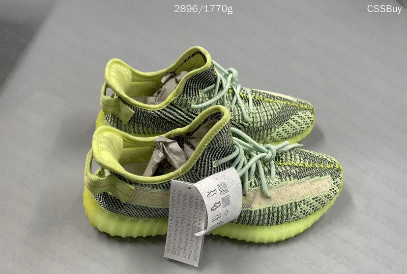 Yeezy 350 | 2 for 130y 5