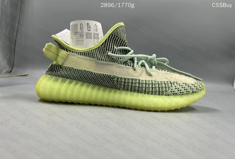 Yeezy 350 | 2 for 130y 9