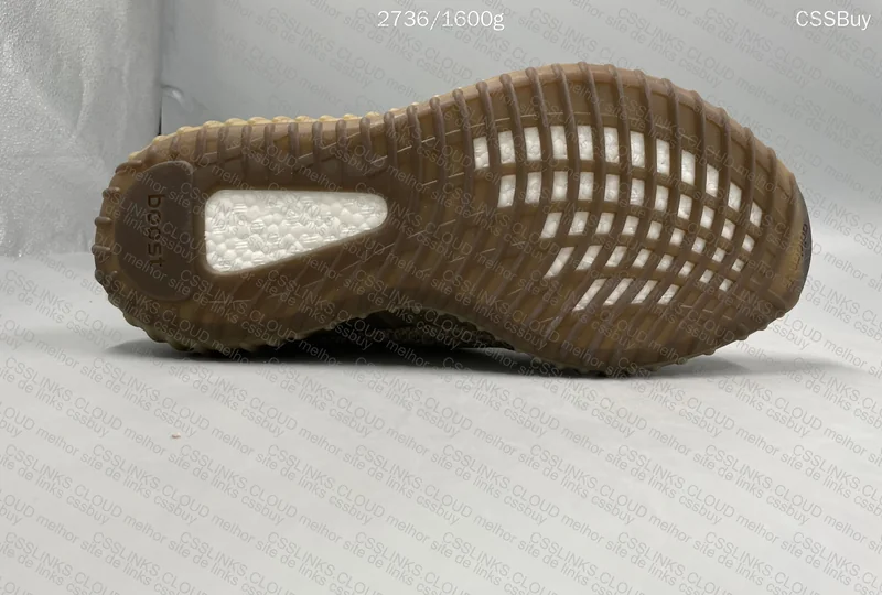Yeezy 350: 2 for 130y + 20y (internal shipping) 4