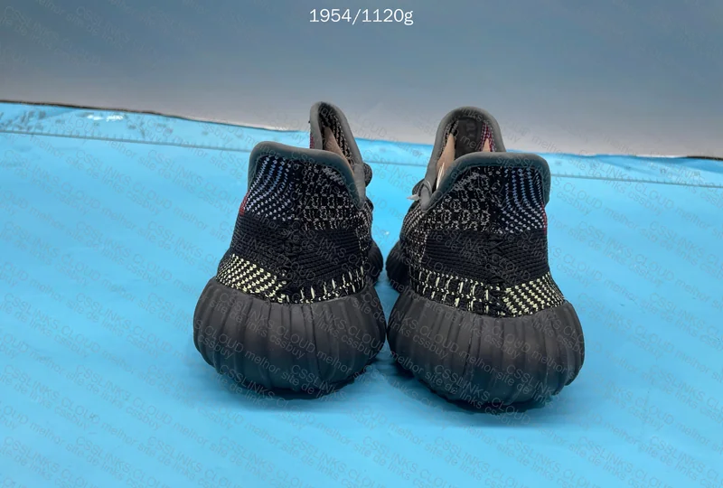 yeezy 350 29 y - blindbox 2