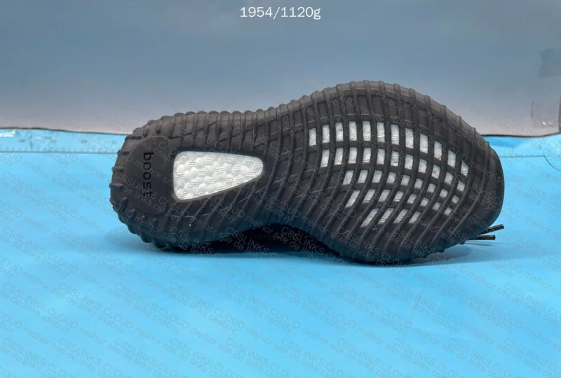 yeezy 350 29 y - blindbox 4