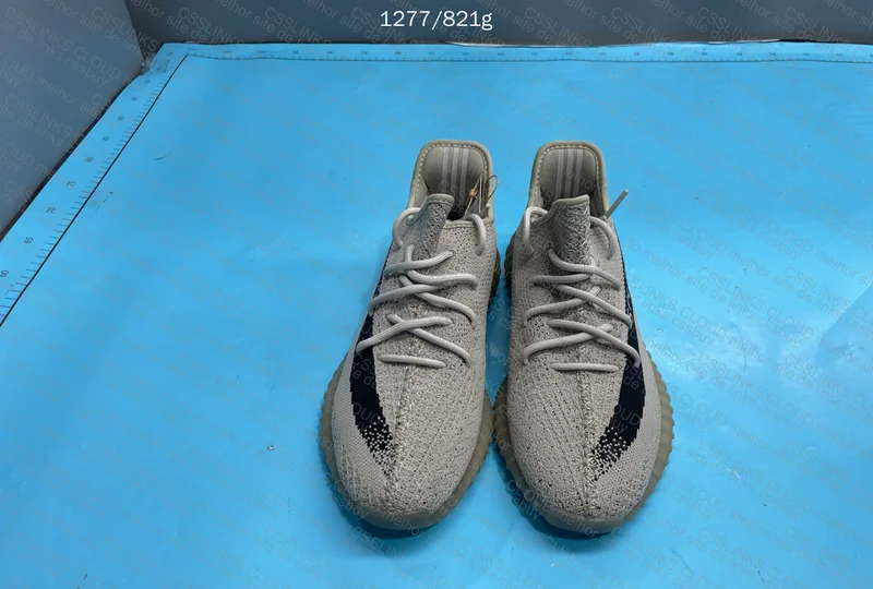 Yeezy 350 - 59¥ 3