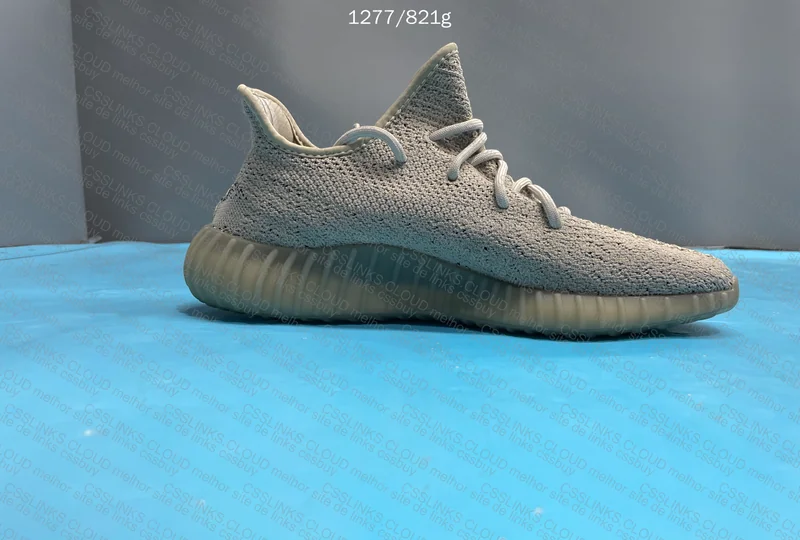 Yeezy 350 - 59¥ 9