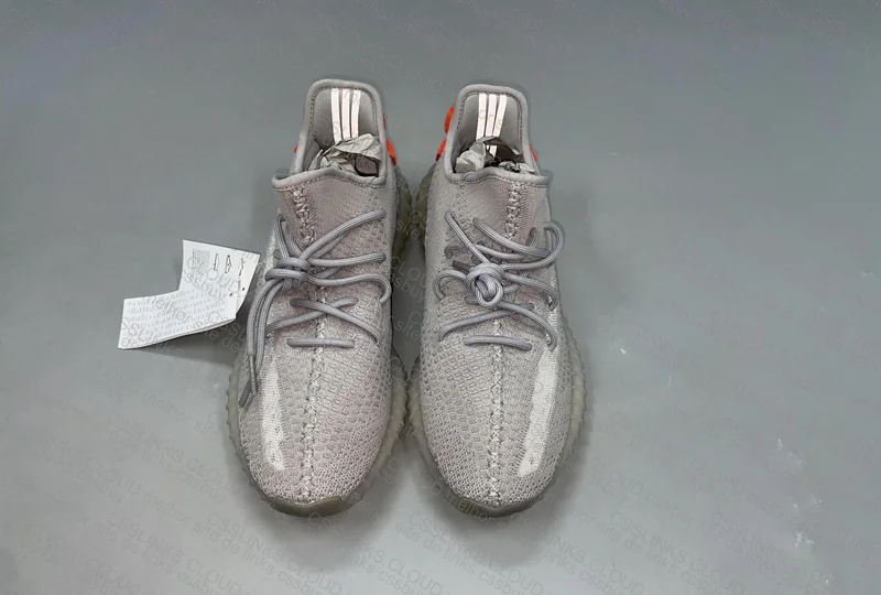 Yeezy 350 | 65y cada 4