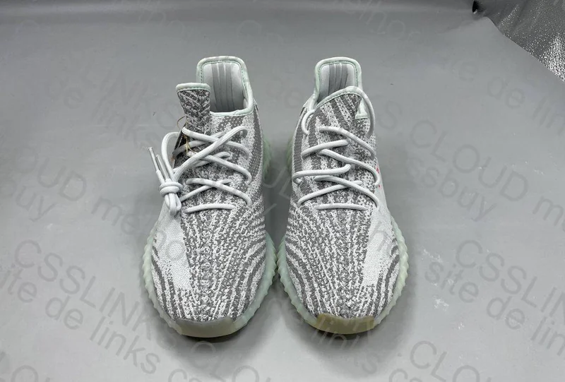YEEZY 350 99y 5