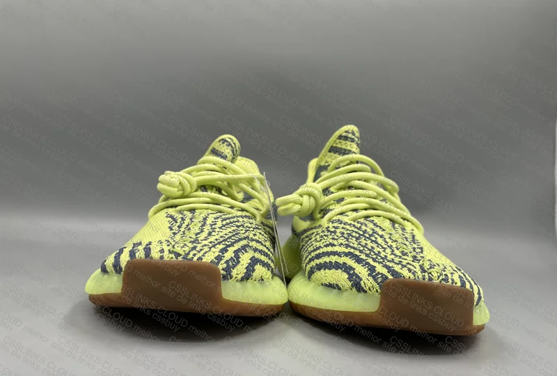 YEEZY 350 99y⁴
