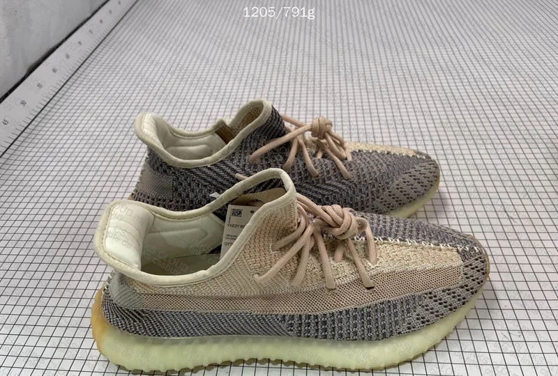 Yeezy 350 ALEATORIO 99y (black friday)
