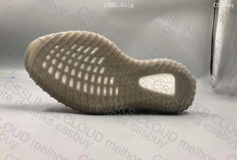 YEEZY 350 BELUGA REFLETIVO 9