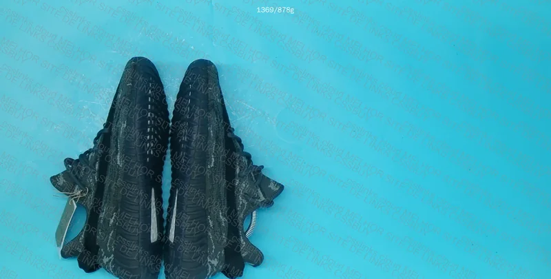 yeezy 350 Black Grey
