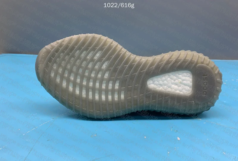 YEEZY 350 - blind box