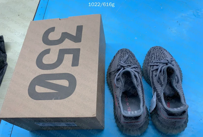YEEZY 350 - blind box 2