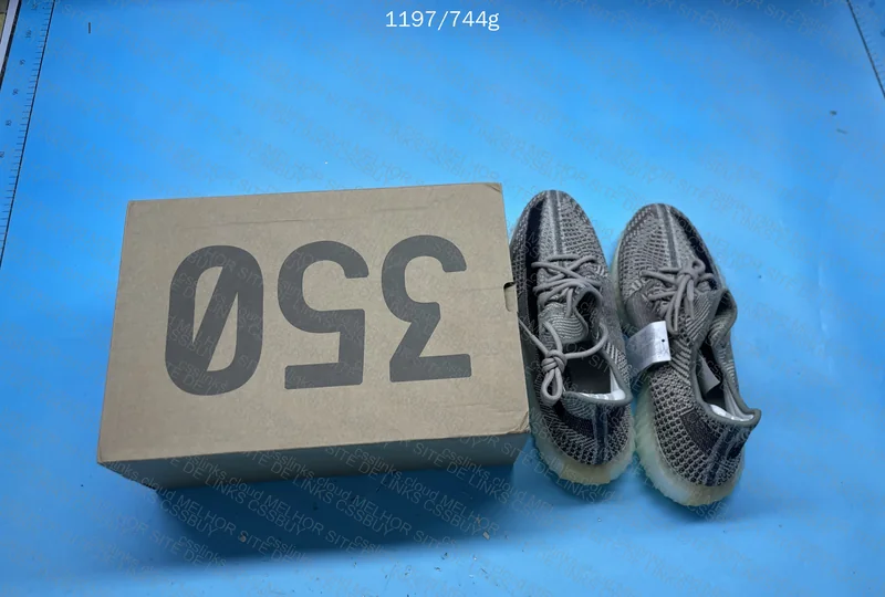 Yeezy 350 blind box
