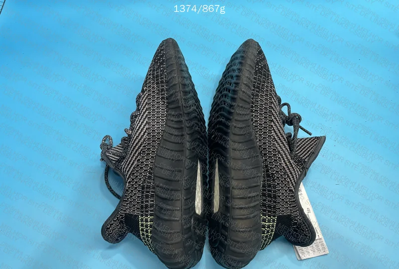 Yeezy 350 Blind Box - 49¥ 3