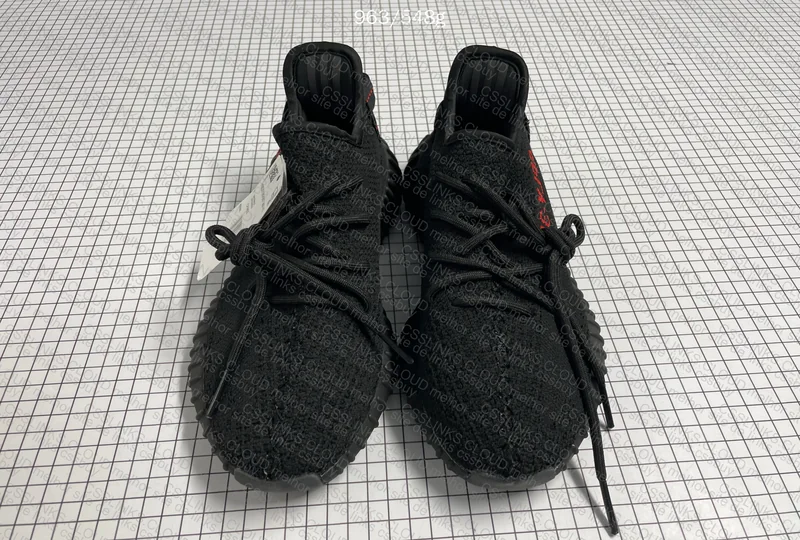 Yeezy 350 Blind Box (achei ele torto)