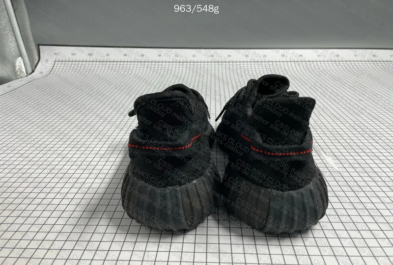 Yeezy 350 Blind Box (achei ele torto) 4