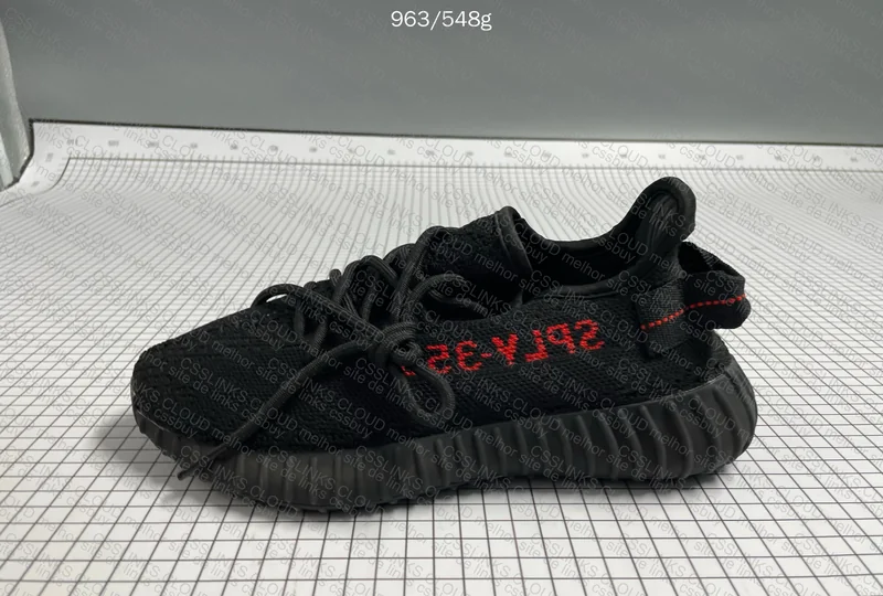 Yeezy 350 Blind Box (achei ele torto) 5