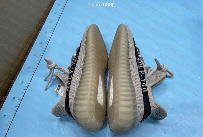 Yeezy 350 Blind 30 yuans 2