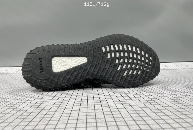 YEEZY 350 - BLINDBOX 2