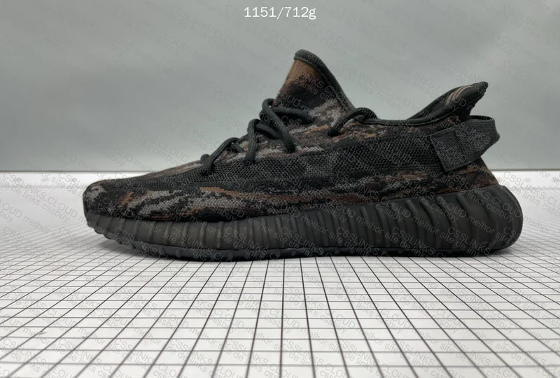 YEEZY 350 - BLINDBOX 4