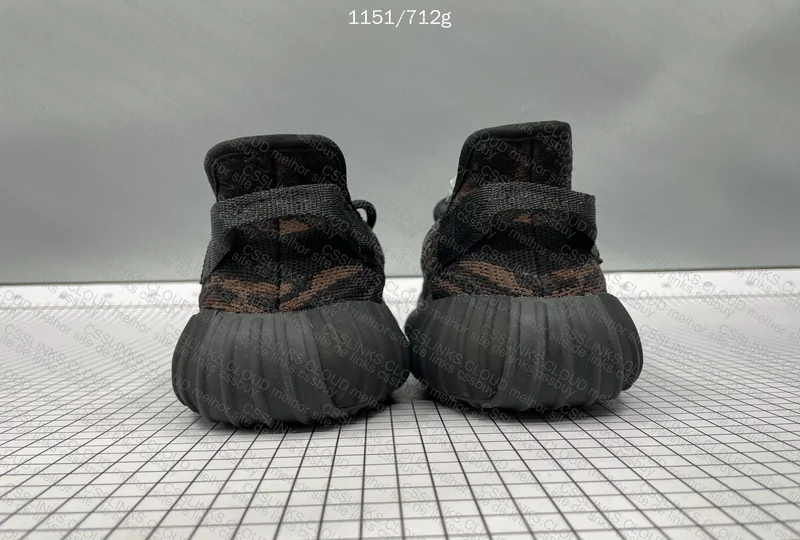 YEEZY 350 - BLINDBOX 6