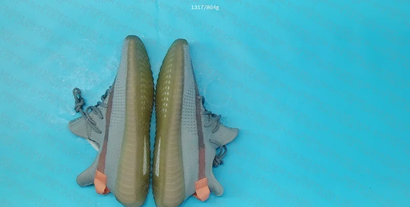 YEEZY 350 - BLINDBOX