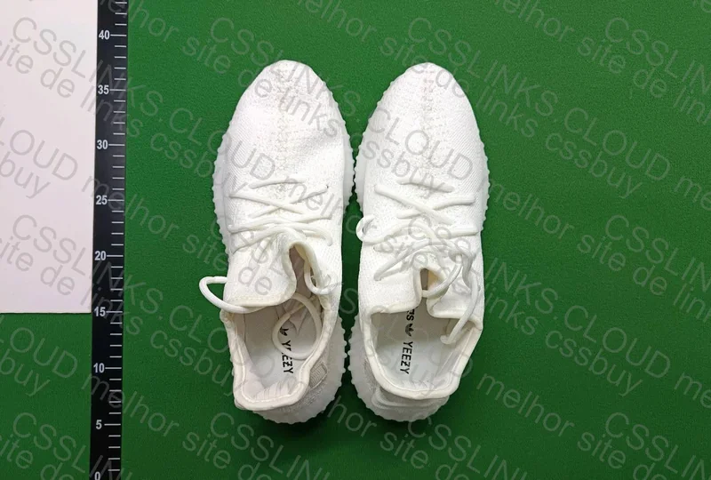 Yeezy 350 Branco 3