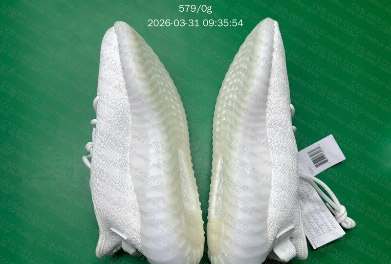 Yeezy 350 Branco 4