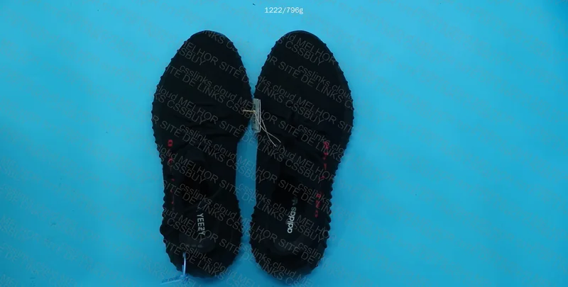 Yeezy 350 Bred