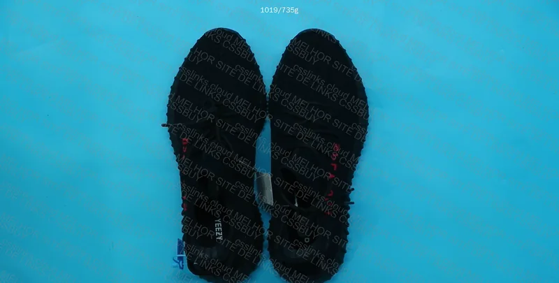Yeezy 350 Bred