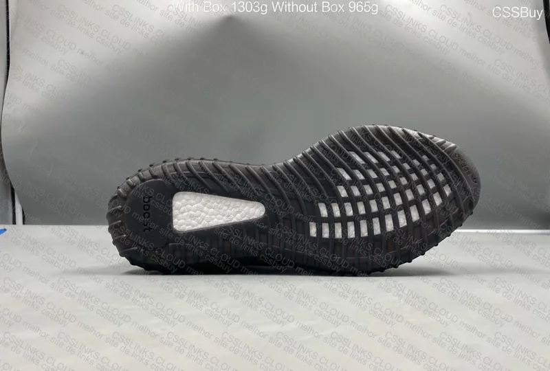 Yeezy 350 bred v2 (first buy) 2