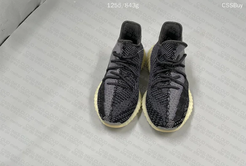 YEEZY 350 CARBON 2