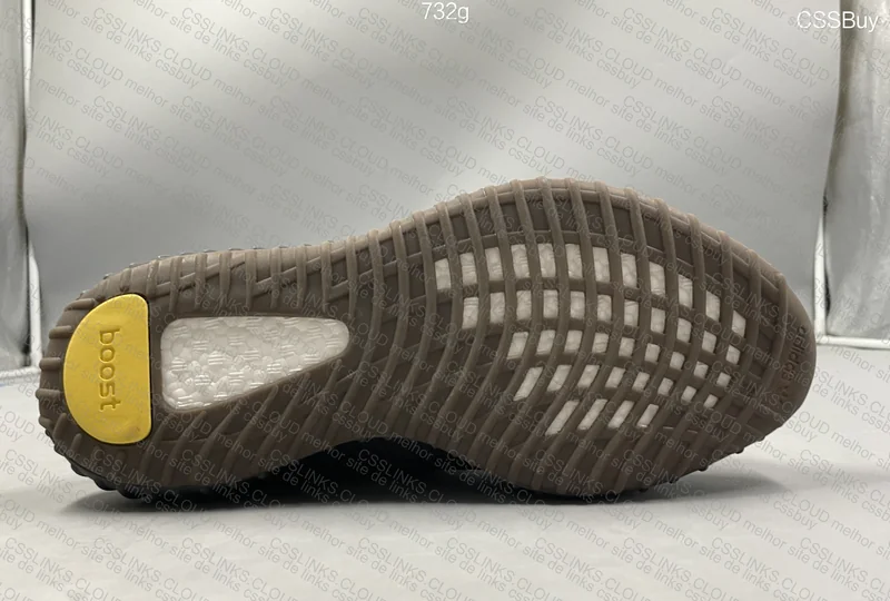 Yeezy 350 - Cinder - 119¥